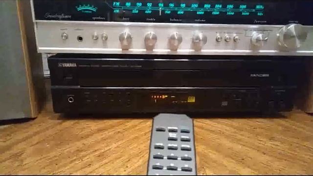 Yamaha CDC-685 смотреть онлайн