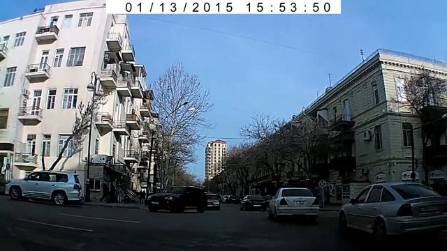 Мотоциклист едет по встречке смотреть онлайн