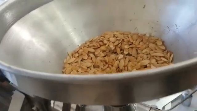 Karaerler/Как легко очистить фундука от пленки/Macchina per olio di nocciole/argan yağı çekimi смотреть онлайн