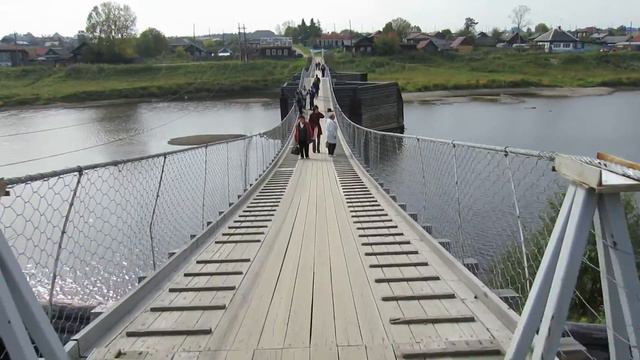 Подвесной мост в Верхотурье через реку Тура смотреть онлайн