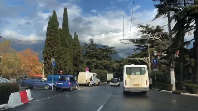 Ялта. На улицу Московская с ул.Карла Маркса. Ноябрь 2022. Крым. Crimea. Yalta. смотреть онлайн