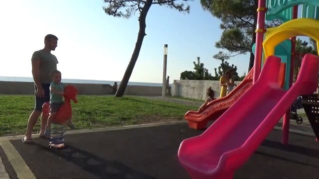 Кобулети кафе, рестораны и прогулка по самому пляжу смотреть онлайн