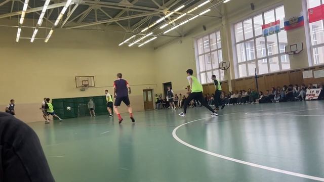 11 против 9? если вам интересно я буду выкладывать что произходит в школе смотреть онлайн
