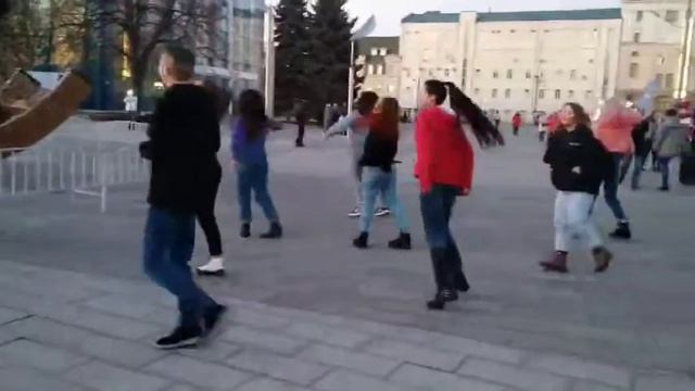 Флеш-моб. Харьков. Поздравление с днем рождения! смотреть онлайн