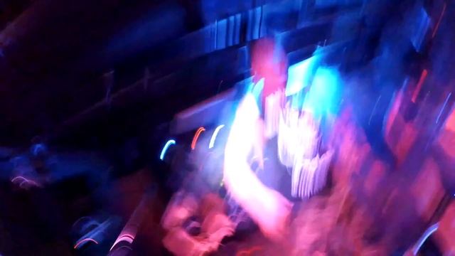 F.P.G. в Иркутске! Послэмились от души или как Антон Пух с камерой в толпу прыгал. Влог.