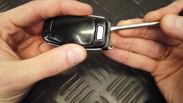 Replace key fob remote battery in Audi A6/S6/RS6 C8 (F2) смотреть онлайн