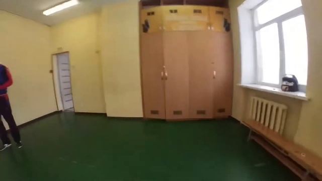 Работа с медицинболами на тренировке в старшей группе смотреть онлайн