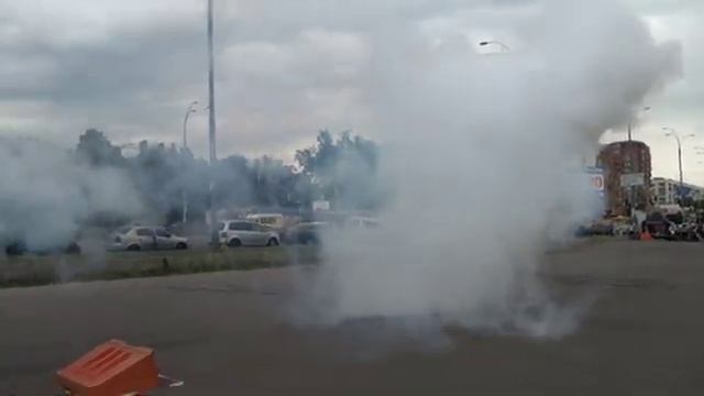Джип Бомбу Испытываем на дымность и шумность 4х4 прикол тюнинг jeep смотреть онлайн