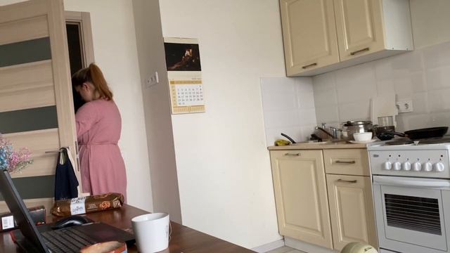 24 часа ОДНА С МЛАДЕНЦЕМ честный влог, подглядываем: бессонные ночи, быт, развитие ребёнка смотреть онлайн