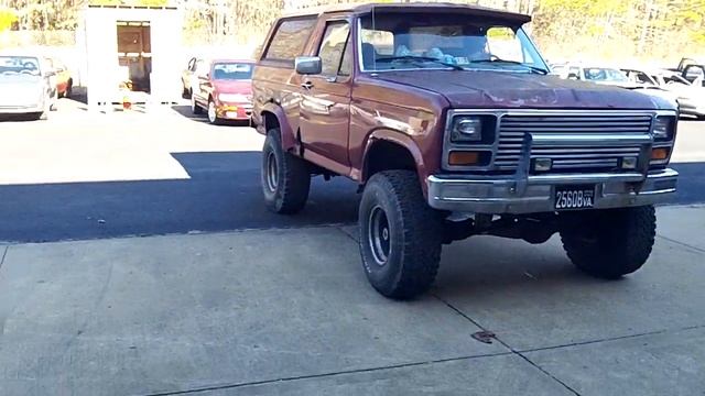Rusty Lifted 1982 Ford Bronco (351 Windsor v8 with Flowmasters) смотреть онлайн