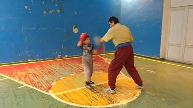 Алиев Зохраб Барда трен.бокс с отцом ему 7 лет смотреть онлайн