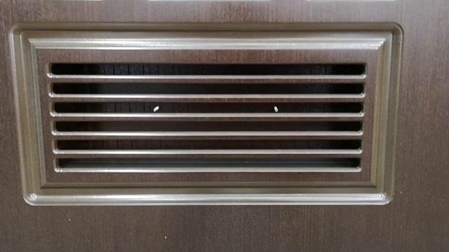 Купить современную дверь в котельную с вентиляционной решеткой в Москве. Доставка по всей России смотреть онлайн