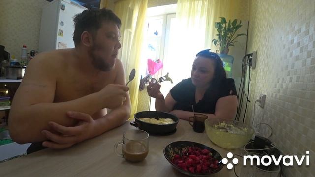 МУКБАНГ/ТЕЩЕ НЕ ДАЕМ ЕСТЬ смотреть онлайн