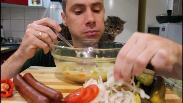 СЕМЕЙНЫЙ МУКБАНГ/СУП МИРОВЕЦКИЙ, СОСИСКИ, СОЛЕНЬЯ/ MUKBANG/Eating Show/не АСМР/ 먹방