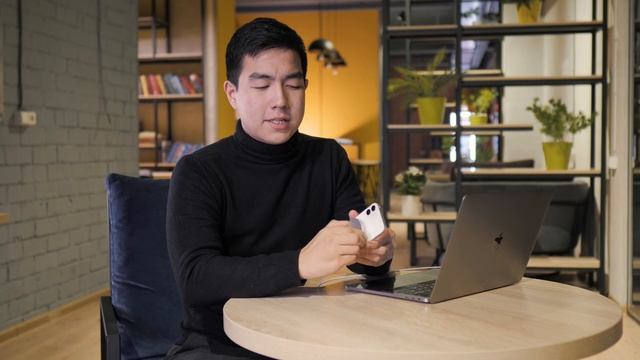 iPhone 12 mini ЛУЧШИЙ смартфон?! Плюсы и Минусы смотреть онлайн