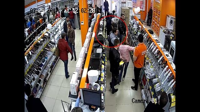 Зачем мужчине женские аксессуары? Кража в DNS смотреть онлайн