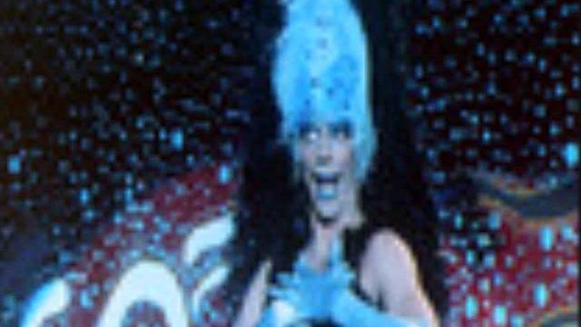 Priscilla Queen of the Desert - Fashion - David Bowie смотреть онлайн