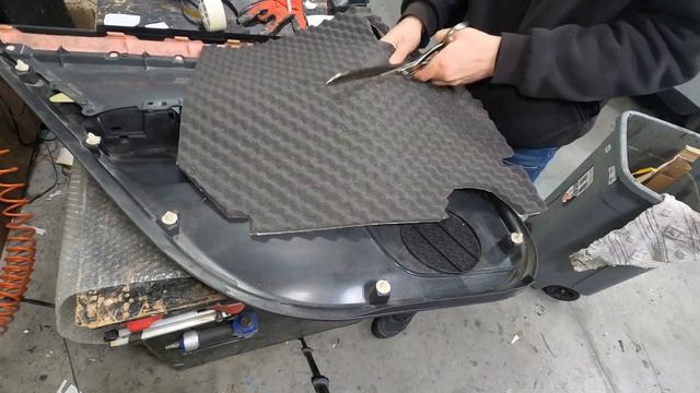 Toyota Corolla Global RTS -звукоизолация на купето, говорители Helix, активен суббас DLS и навигаци