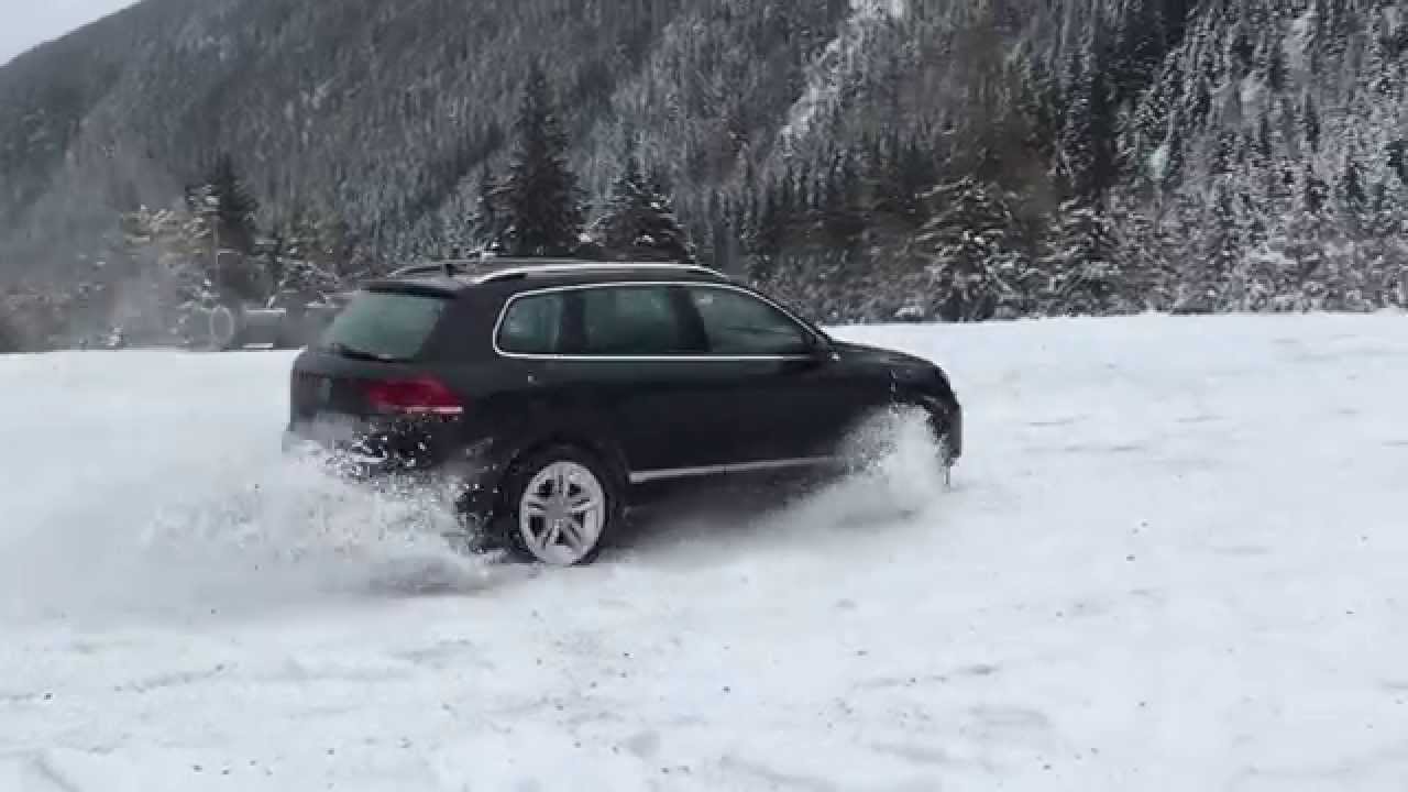 Уаз Патриот, Туарег и Ниссан в снегу по колено смотреть онлайн