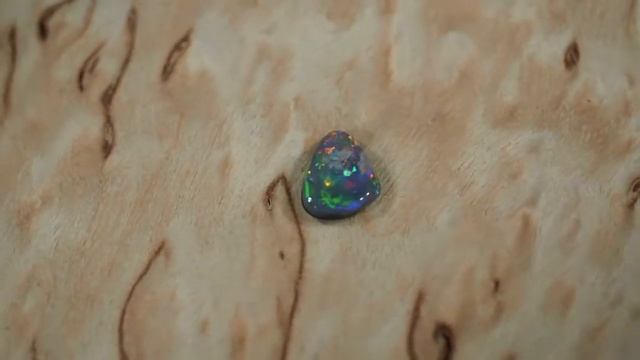 Очень яркий черный опал смотреть онлайн