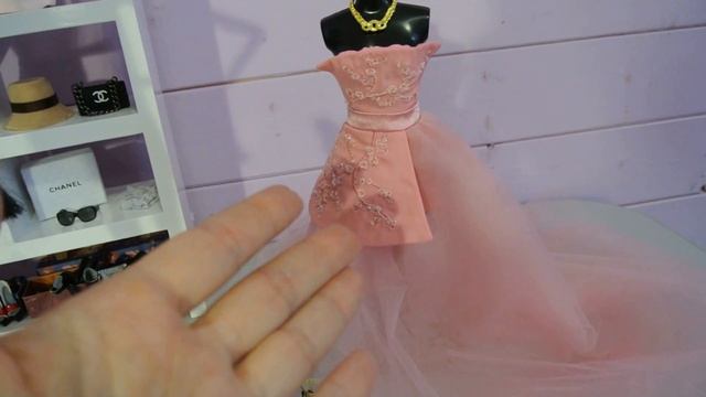 пока ДЕТИ у бабушки МАМА показывает КУКЛУ из своей коллекции смотреть онлайн