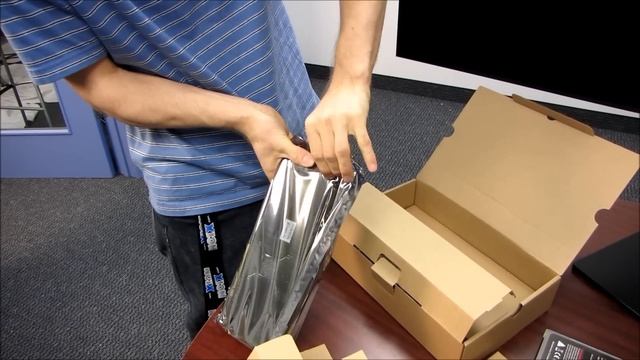 Powercolor AMD Radeon HD 6950 Video Card Unboxing & First Look Linus Tech Tips смотреть онлайн