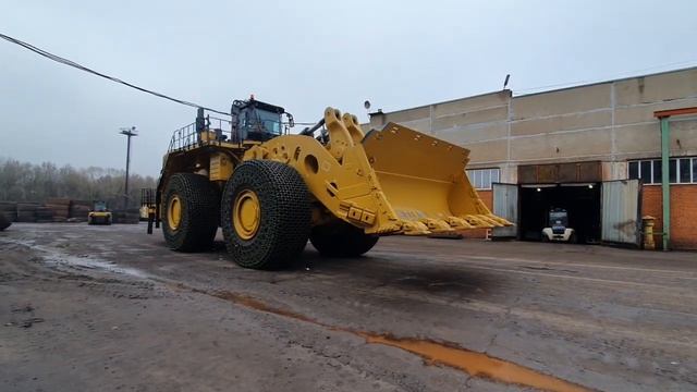 CAT 994К самый большой погрузчик в линейке Caterpillar смотреть онлайн