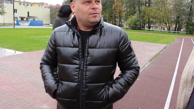 Приколы зеркальной фотокамеры. Мы сначала реально подумали, что это неопознанная субстанция.