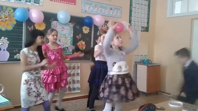 Танец под песню мама первое слово смотреть онлайн