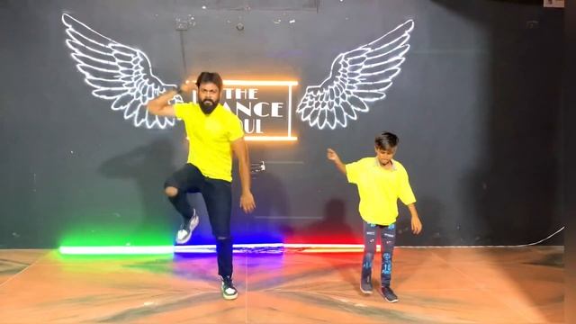 CHALLA / PATRIOTIC DANCE FOR KIDS / EASY DANCE CHOREOGRAPHY / AKSHAY YADAV DANCE / URI SONG смотреть онлайн