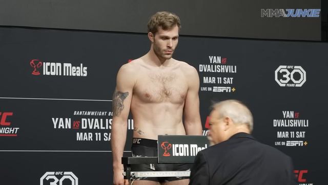 UFC Fight Night 221 Weigh-In Highlights: Two MASSIVE Misses – Including One By 8 Pounds смотреть онлайн