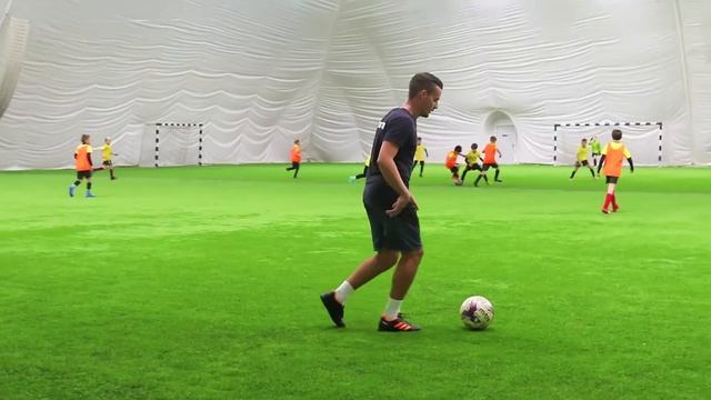 Как ПРАВИЛЬНО делать финт Бускетса? Sergio Busquets Drag-Back смотреть онлайн