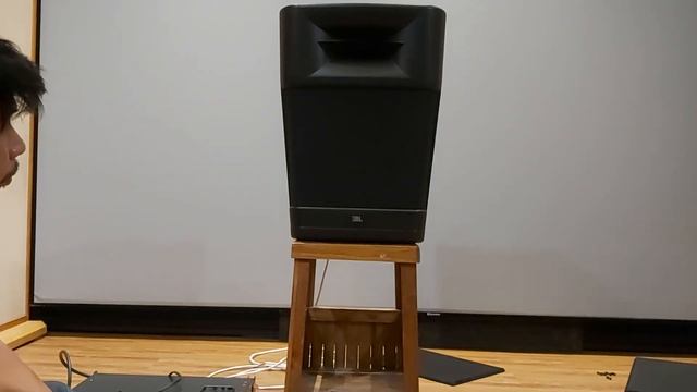 รีวิวลำโพง QSC Cinema SR800/SR1000 และ JBL9300 By Nutpowersound смотреть онлайн