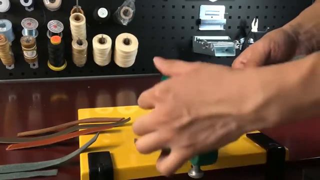 How to use the 807 Leather splitter,leather paring device kit . How to Use the Leather Skiver смотреть онлайн