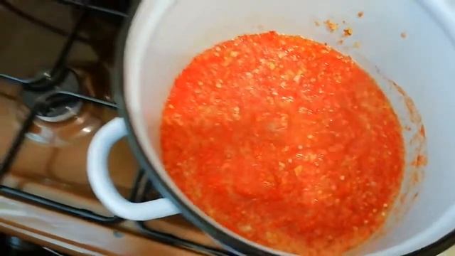 Зелёные помидоры в остренькой аджике смотреть онлайн