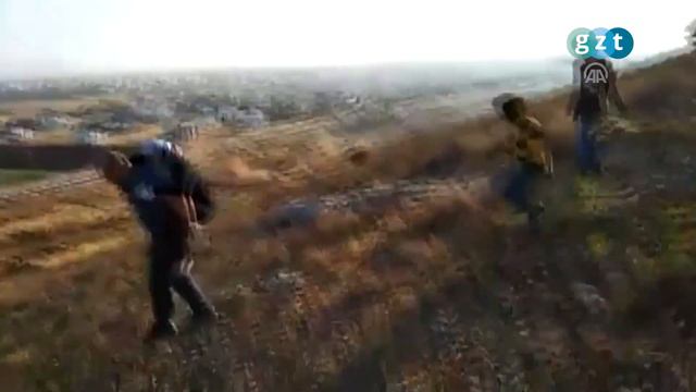 Турецкий полицейский пронёс на спине раненую сирийскую женщину по 2-х км пути смотреть онлайн