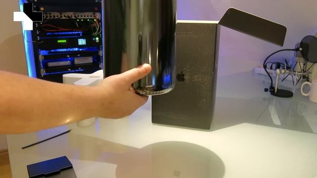 Mac Pro (Late 2013) Unboxing смотреть онлайн