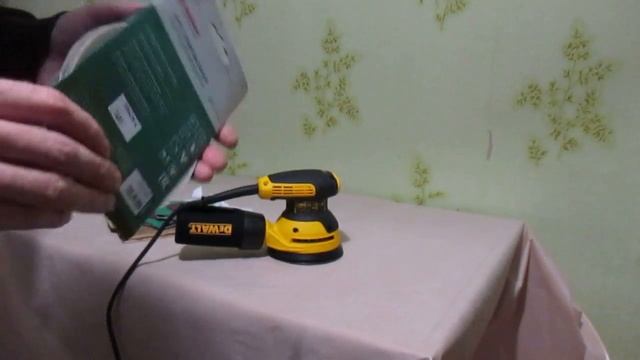 in-box DeWALT DWE6423 эксцентриковая шлифмашина смотреть онлайн