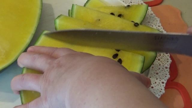 Арбуз Яйцо дракона. Желтый. смотреть онлайн