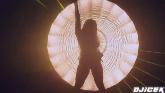 Megan_Thee_Stallion_ft__Moneybagg_Yo___Lil_Durk_-_Shake_That