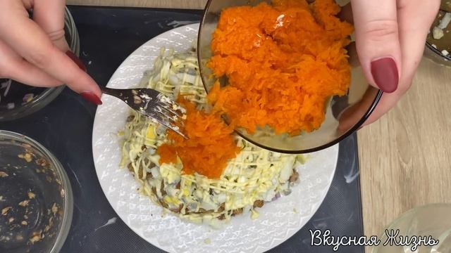 Попробовала этот салат в гостях, было неудобно, но съела почти весь салатник. смотреть онлайн