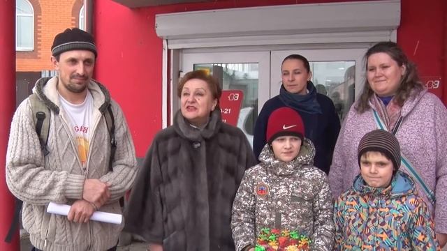 Многодетной семье подарили новый холодильник смотреть онлайн