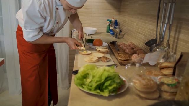 МЫ ОТКРЫЛИ СВОЙ МакДональдс У СЕБЯ ДОМА смотреть онлайн