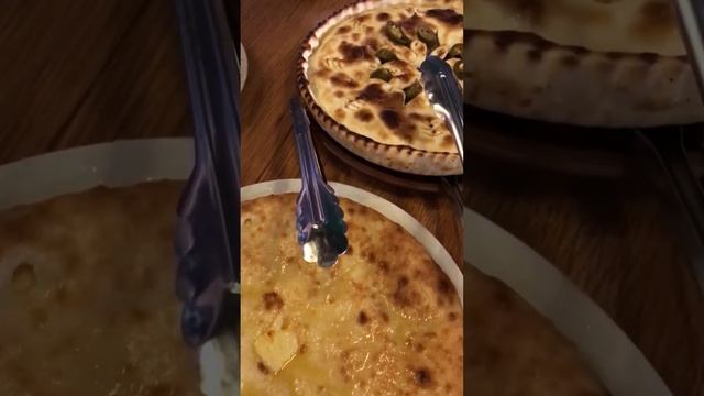 Пробуем фытчин и осетинский пирог с сыром во Владикавказе смотреть онлайн