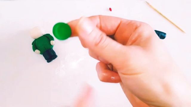 Поделка из пластилина на 23 февраля. Лепим военного. Уроки лепки для детей #лепкадлядетей #23феврал смотреть онлайн