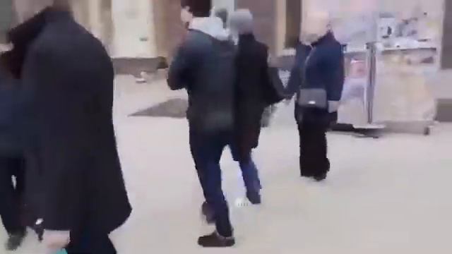 Бомж музыкант смотреть онлайн