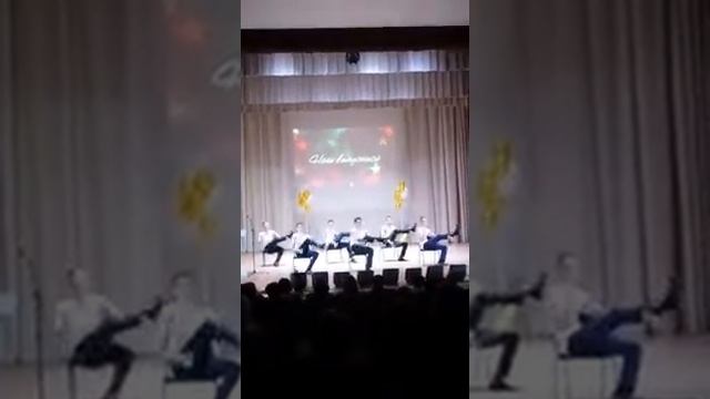Физ.мат лицей 38 Ульяновск . Танец ребят на выпускном смотреть онлайн