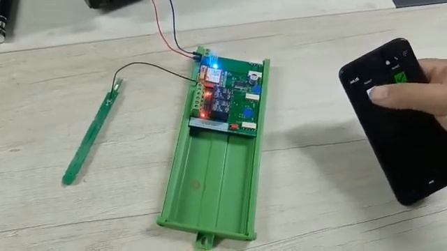 Relay GPRS con MQTT смотреть онлайн