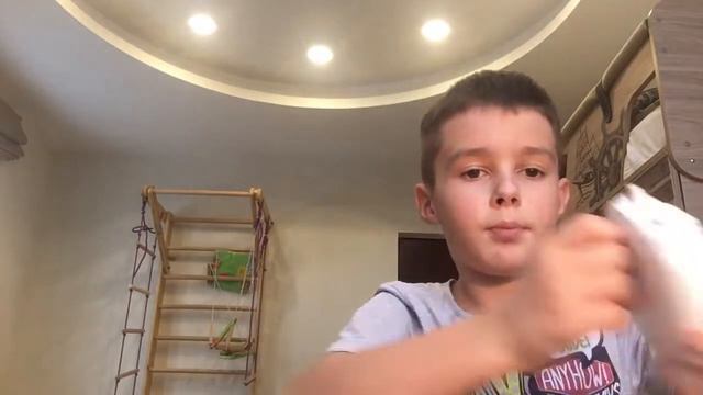 Обзор на мой подарок от Деда Мороза| квадрокоптер SINA золотой смотреть онлайн