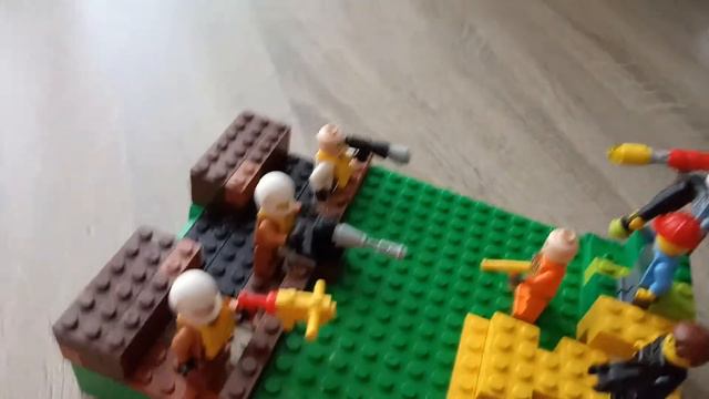 Атака на військовий окоп. Саморобка лего. смотреть онлайн